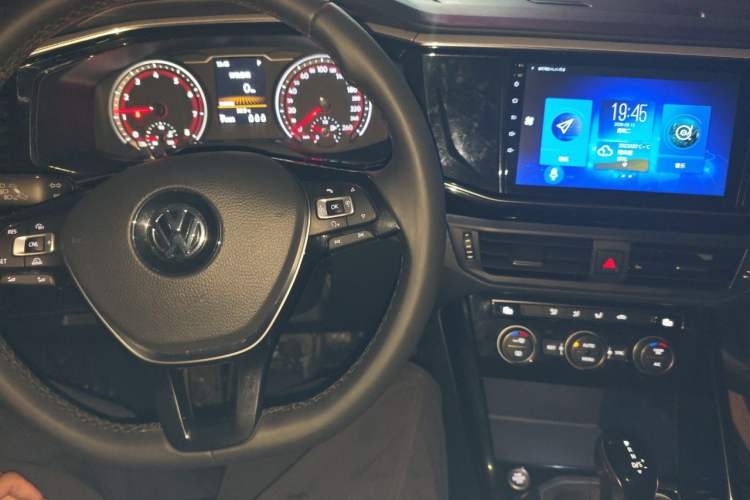 Used Volkswagen Tayron 2019 330TSI Two-Wheel Drive Luxury Model China VI Standard Audio And AC Panel