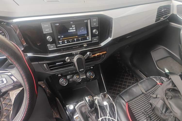 Used Volkswagen Tayron 2019 330TSI Two-Wheel Drive Luxury Model China VI Standard Audio And AC Panel