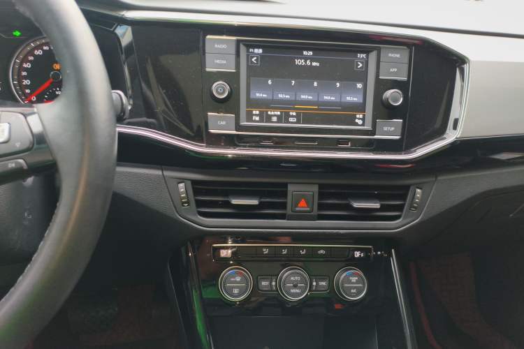 Used Volkswagen Tayron 2019 330TSI Two-Wheel Drive Luxury Model China VI Standard Audio And AC Panel
