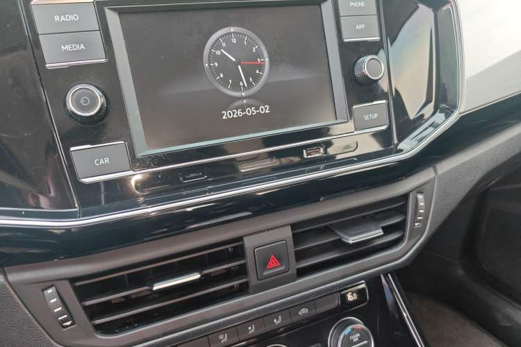 Used Volkswagen Tayron 2019 330TSI Two-Wheel Drive Luxury Model China VI Standard Audio And AC Panel