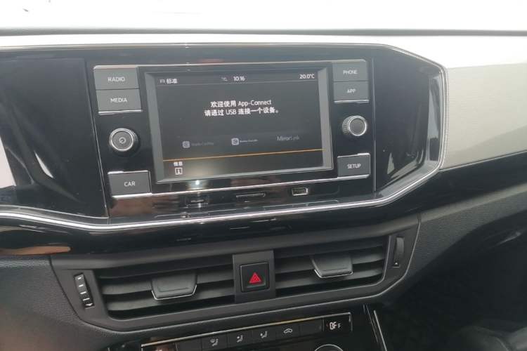 Used Volkswagen Tayron 2019 330TSI Two-Wheel Drive Luxury Model China VI Standard Audio And AC Panel