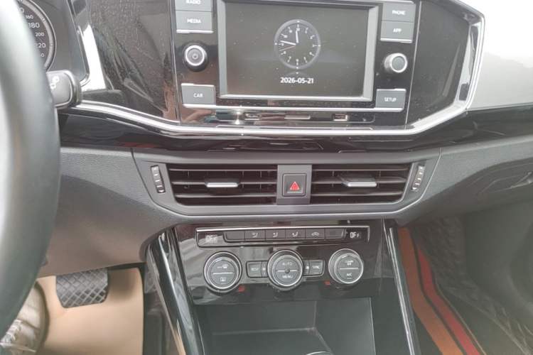 Used Volkswagen Tayron 2019 330TSI Two-Wheel Drive Luxury Model China VI Standard Audio And AC Panel