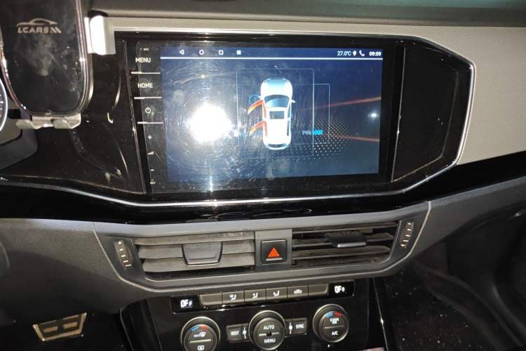Used Volkswagen Tayron 2019 330TSI Two-Wheel-Drive Luxury Version China V Emission Standard Audio And AC Panel