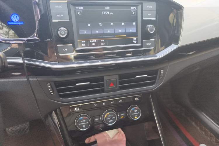 Used Volkswagen Tayron 2019 330TSI Two-Wheel-Drive Luxury Version China V Emission Standard Audio And AC Panel