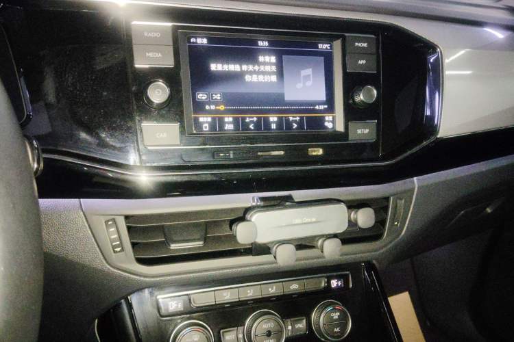 Used Volkswagen Tayron 2019 330TSI Two-Wheel Drive Luxury Model China VI Standard Audio And AC Panel