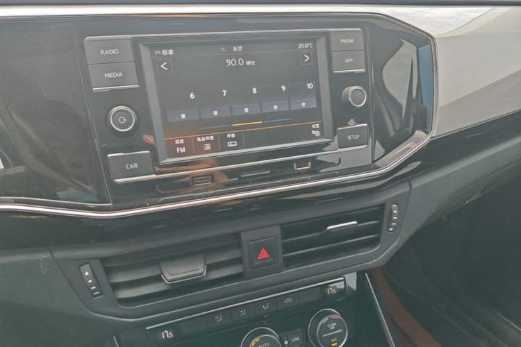 Used Volkswagen Tayron 2019 330TSI Two-Wheel-Drive Luxury Version China V Emission Standard Audio And AC Panel