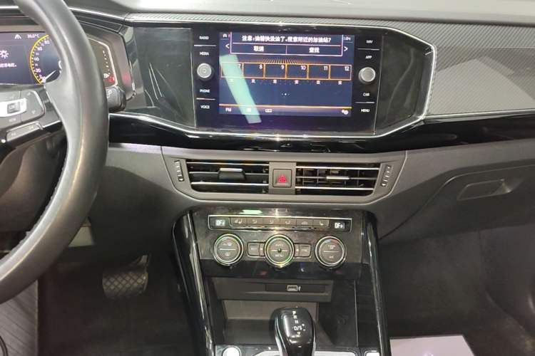 Used Volkswagen Tayron 2019 330TSI Two-Wheel-Drive Luxury Plus China VI Standard Audio And AC Panel