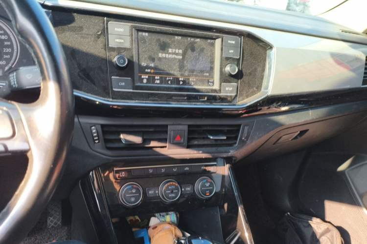 Used Volkswagen Tayron 2019 330TSI Two-Wheel Drive Luxury Model China VI Standard Audio And AC Panel