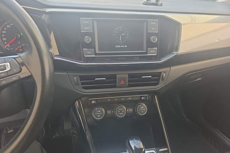 Used Volkswagen Tayron 2019 330TSI Two-Wheel Drive Luxury Model China VI Standard Audio And AC Panel