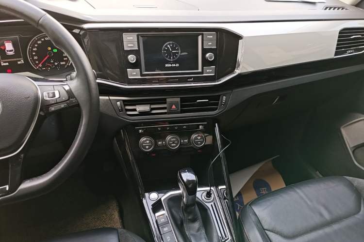 Used Volkswagen Tayron 2019 330TSI Two-Wheel-Drive Luxury Version China V Emission Standard Audio And AC Panel