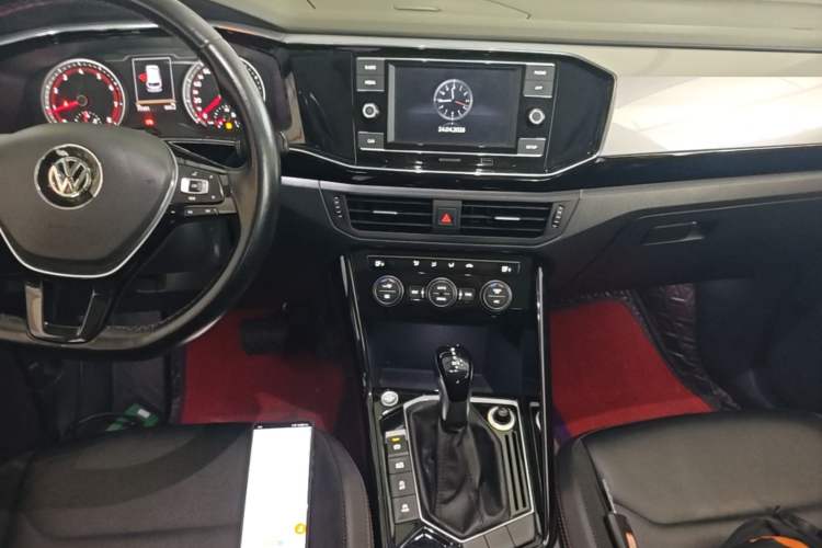 Used Volkswagen Tayron 2019 330TSI Two-Wheel Drive Luxury Model China VI Standard Audio And AC Panel