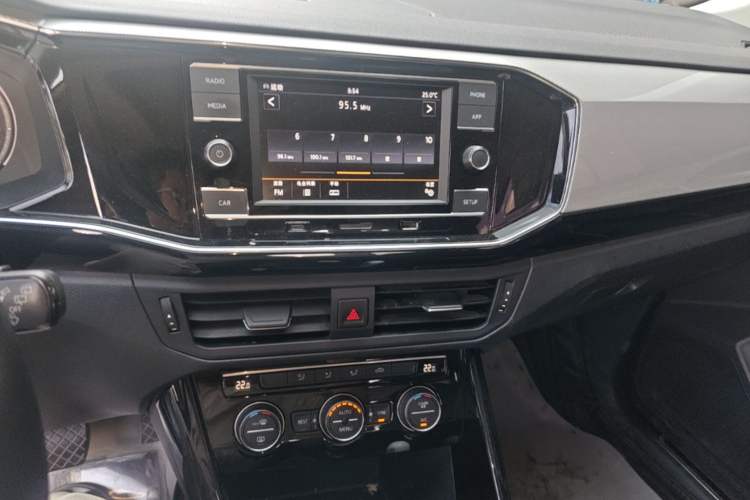 Used Volkswagen Tayron 2019 330TSI Two-Wheel-Drive Luxury Version China V Emission Standard Audio And AC Panel