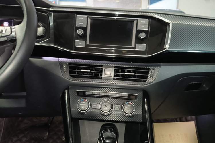 Used Volkswagen Tayron 2019 330TSI Two-Wheel Drive Luxury Model China VI Standard Audio And AC Panel