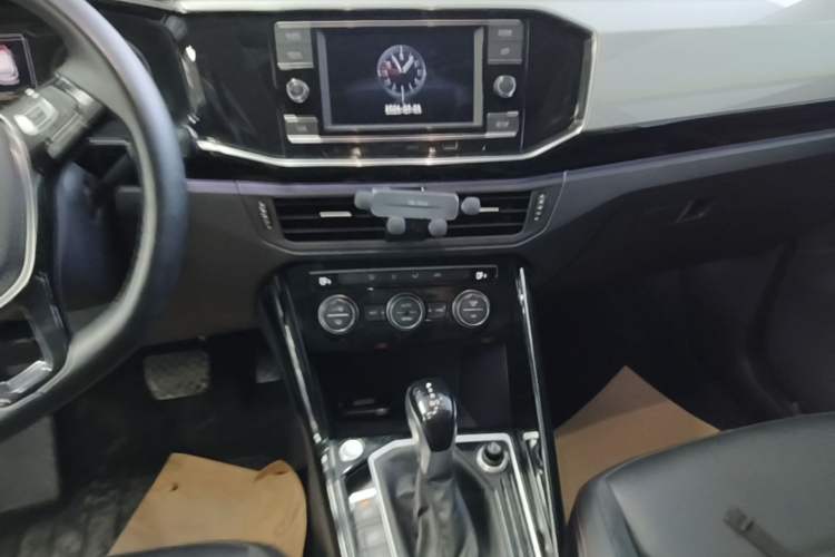 Used Volkswagen Tayron 2019 330TSI Two-Wheel Drive Luxury Model China VI Standard Audio And AC Panel