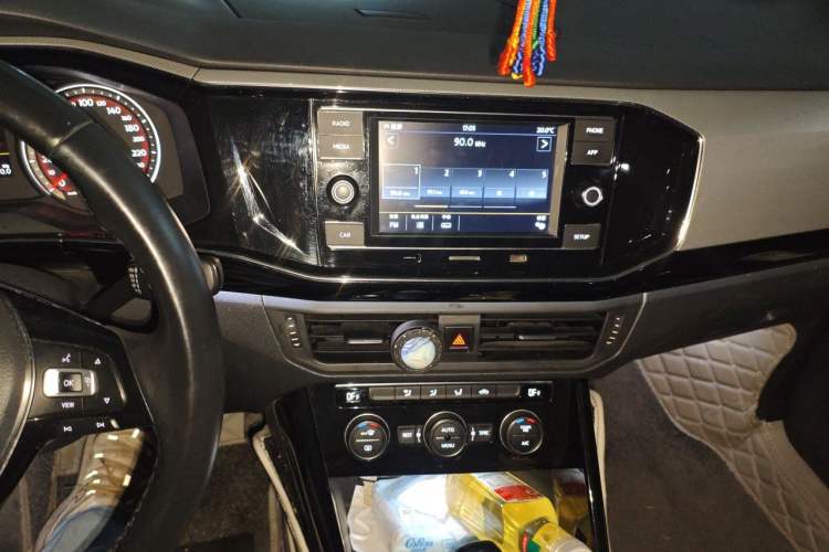 Used Volkswagen Tayron 2019 330TSI Two-Wheel Drive Luxury Model China VI Standard Audio And AC Panel