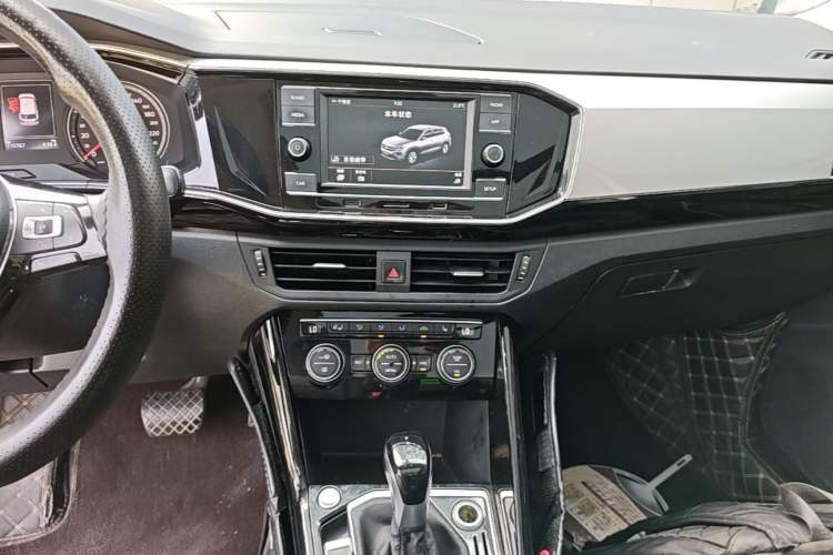 Used Volkswagen Tayron 2019 330TSI Two-Wheel Drive Luxury Model China VI Standard Audio And AC Panel