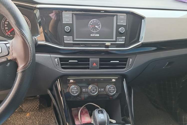 Used Volkswagen Tayron 2019 330TSI Two-Wheel Drive Luxury Model China VI Standard Audio And AC Panel
