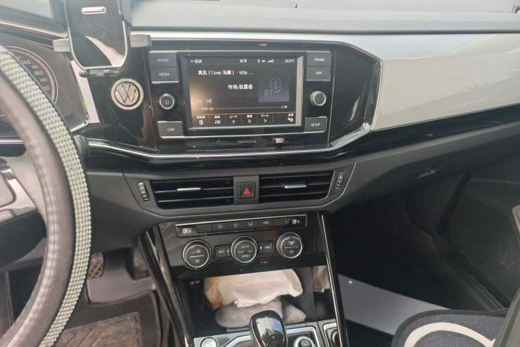 Used Volkswagen Tayron 2019 330TSI Two-Wheel Drive Luxury Model China VI Standard Audio And AC Panel