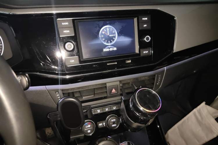 Used Volkswagen Tayron 2019 330TSI Two-Wheel Drive Luxury Model China VI Standard Audio And AC Panel