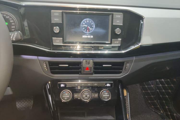 Used Volkswagen Tayron 2019 330TSI Two-Wheel Drive Luxury Model China VI Standard Audio And AC Panel