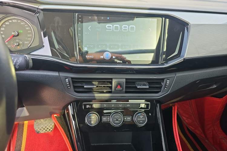 Used Volkswagen Tayron 2019 330TSI Two-Wheel Drive Luxury Model China VI Standard Audio And AC Panel