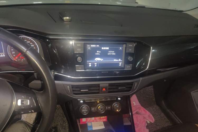 Used Volkswagen Tayron 2019 330TSI Two-Wheel-Drive Comfort Version China V Standard Audio And AC Panel
