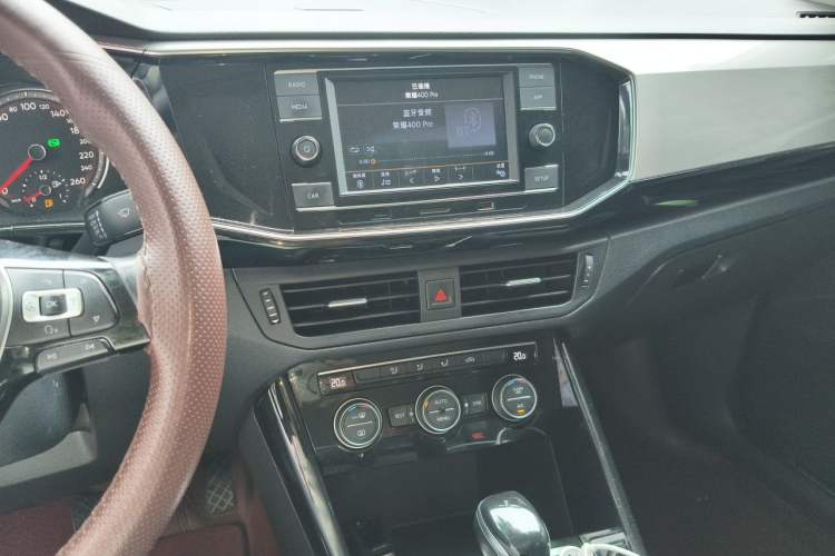 Used Volkswagen Tayron 2019 330TSI Two-Wheel-Drive Luxury Version China V Emission Standard Audio And AC Panel