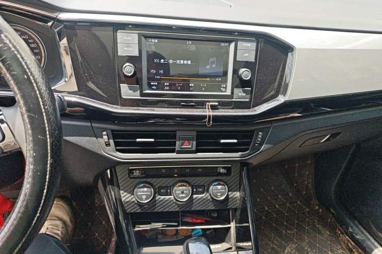Used Volkswagen Tayron 2019 330TSI Two-Wheel Drive Luxury Model China VI Standard Audio And AC Panel