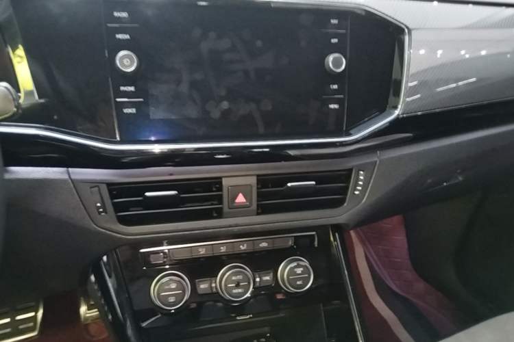 Used Volkswagen Tayron 2019 380TSI Four-Wheel Drive R-Line China VI-standard Audio And AC Panel