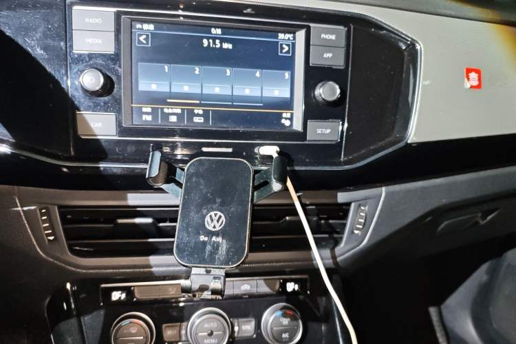 Used Volkswagen Tayron 2019 330TSI Two-Wheel Drive Luxury Model China VI Standard Audio And AC Panel