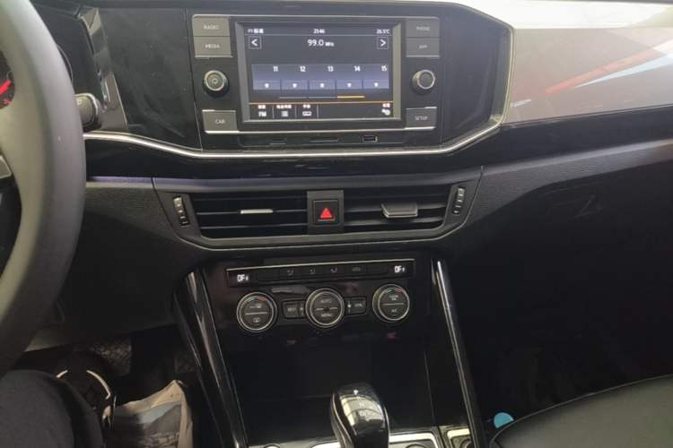 Used Volkswagen Tayron 2019 330TSI Two-Wheel Drive Luxury Model China VI Standard Audio And AC Panel