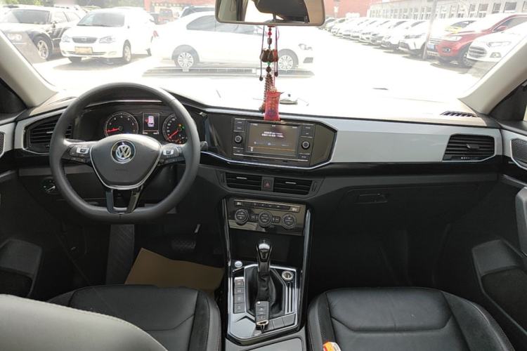 Used Volkswagen Tayron 2019 Teramont Edition 280TSI Two-Wheel Drive Luxury Model China VI Standard Center Console