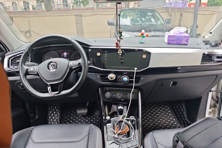 Used Volkswagen Tayron 2019 330TSI Two-Wheel Drive Luxury Model China VI Standard Center Console