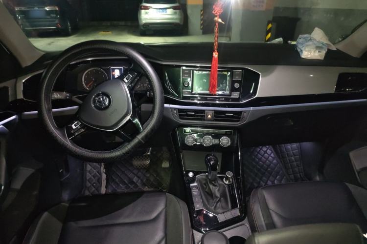 Used Volkswagen Tayron 2019 330TSI Two-Wheel Drive Luxury Model China VI Standard Center Console