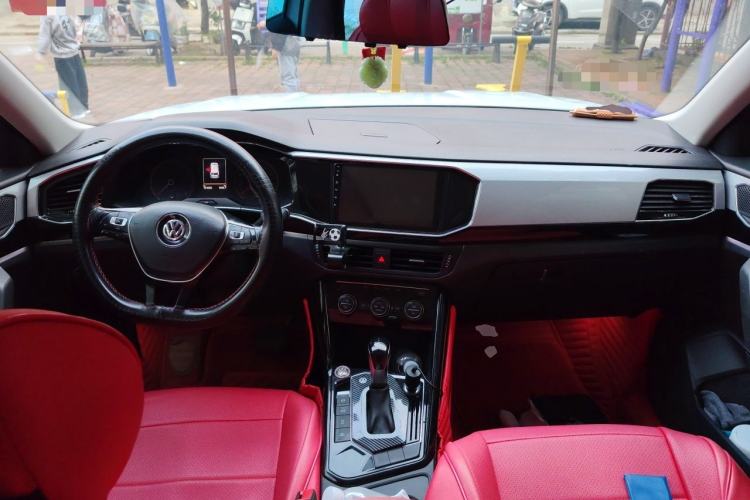 Used Volkswagen Tayron 2019 330TSI Two-Wheel-Drive Luxury Version China V Emission Standard Center Console