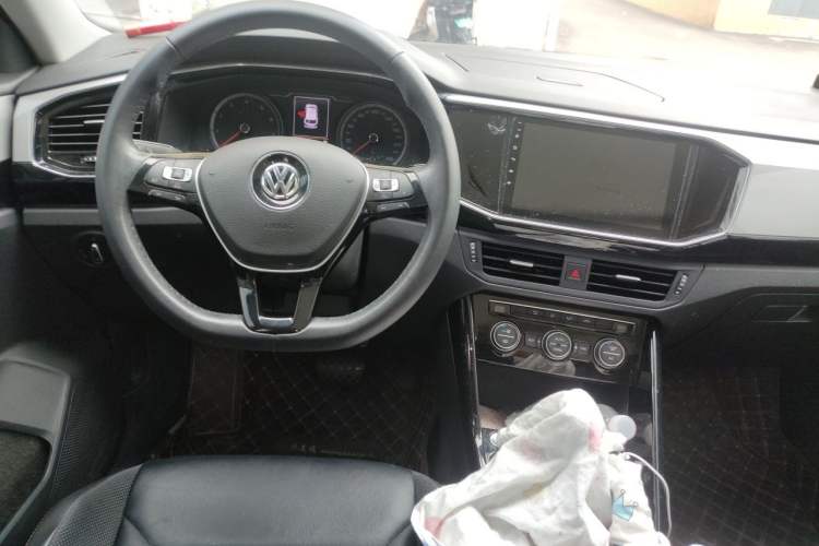 Used Volkswagen Tayron 2019 330TSI Two-Wheel Drive Luxury Model China VI Standard Center Console
