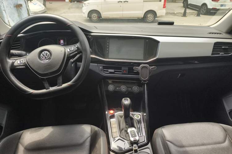 Used Volkswagen Tayron 2019 330TSI Two-Wheel Drive Luxury Model China VI Standard Center Console