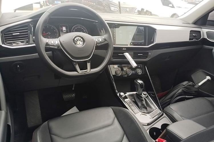Used Volkswagen Tayron 2019 330TSI Two-Wheel Drive Luxury Model China VI Standard Center Console