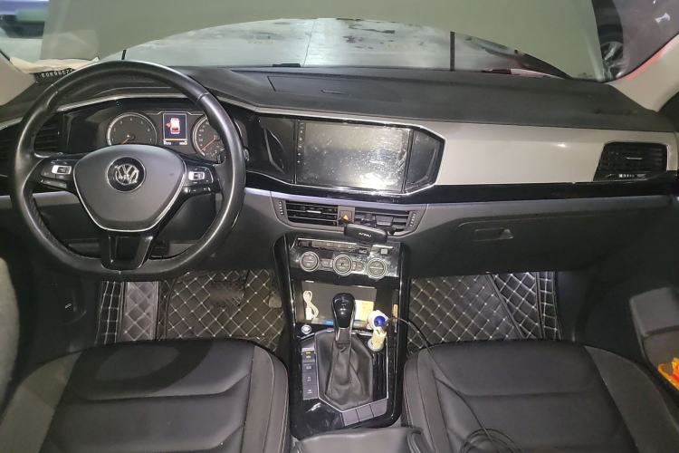 Used Volkswagen Tayron 2019 330TSI Two-Wheel Drive Luxury Model China VI Standard Center Console