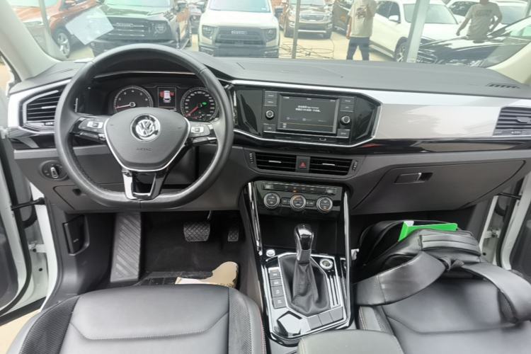 Used Volkswagen Tayron 2019 330TSI Two-Wheel Drive Luxury Model China VI Standard Center Console