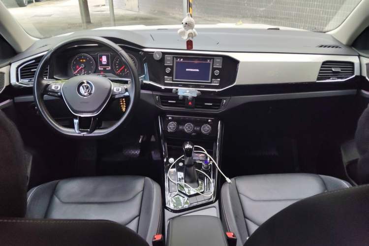 Used Volkswagen Tayron 2019 Teramont Edition 280TSI Two-Wheel Drive Luxury Model China VI Standard Center Console