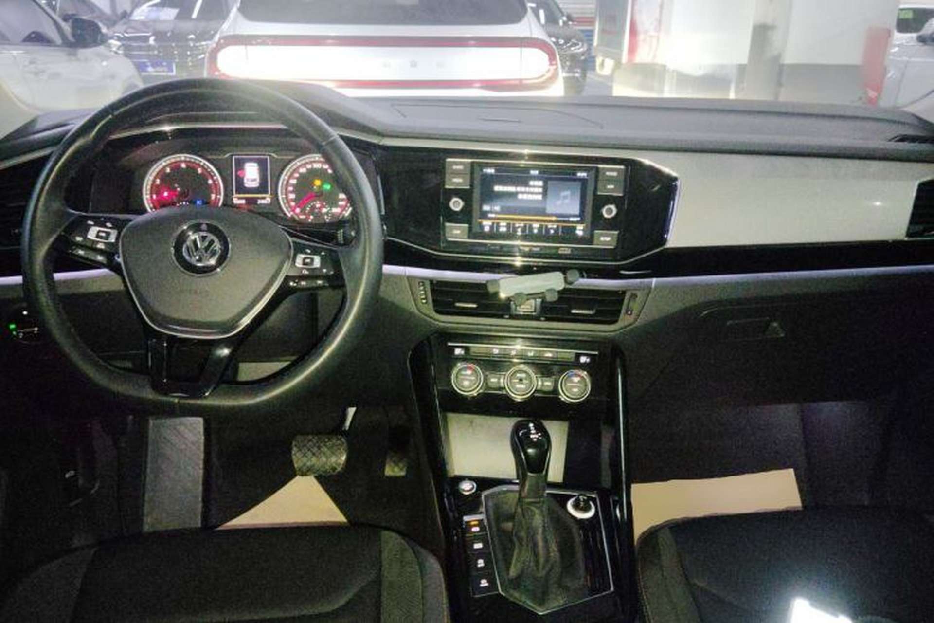Used Volkswagen Tayron 2019 330TSI Two-Wheel Drive Luxury Model China VI Standard Center Console