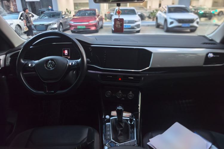 Used Volkswagen Tayron 2019 330TSI Two-Wheel-Drive Luxury Version China V Emission Standard Center Console