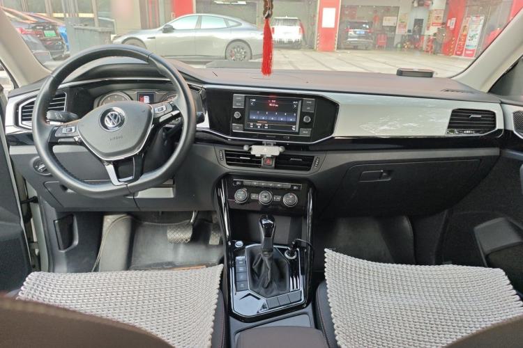 Used Volkswagen Tayron 2019 330TSI Two-Wheel-Drive Luxury Version China V Emission Standard Center Console