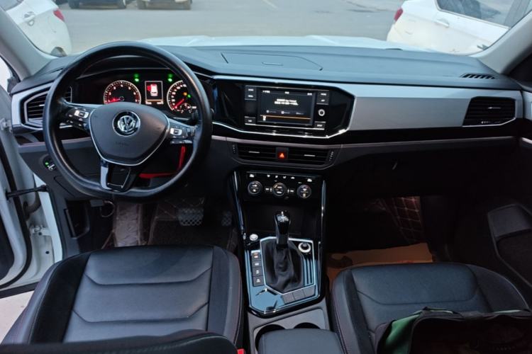 Used Volkswagen Tayron 2019 330TSI Two-Wheel Drive Luxury Model China VI Standard Center Console