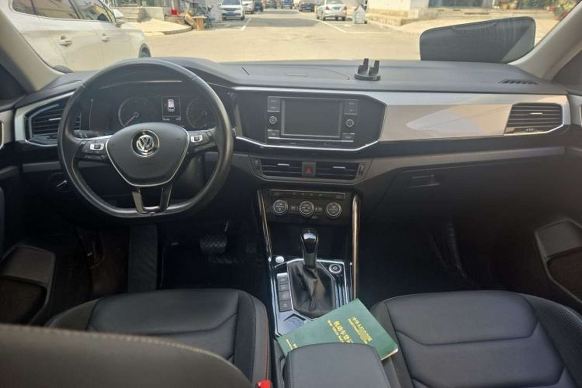 Used Volkswagen Tayron 2019 330TSI Two-Wheel Drive Luxury Model China VI Standard Center Console
