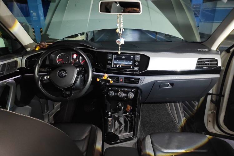 Used Volkswagen Tayron 2019 330TSI Two-Wheel Drive Luxury Model China VI Standard Center Console