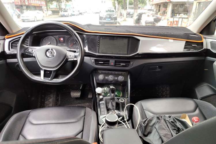 Used Volkswagen Tayron 2019 330TSI Two-Wheel Drive Luxury Model China VI Standard Center Console