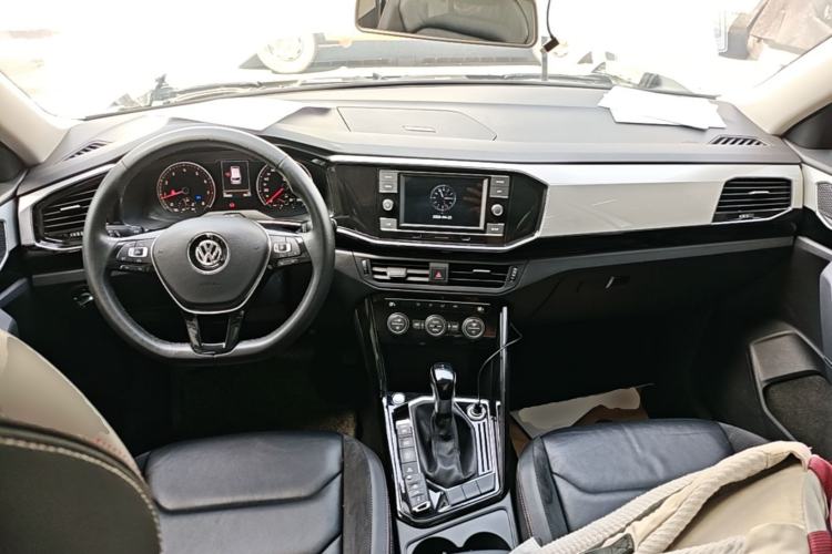 Used Volkswagen Tayron 2019 330TSI Two-Wheel-Drive Luxury Version China V Emission Standard Center Console