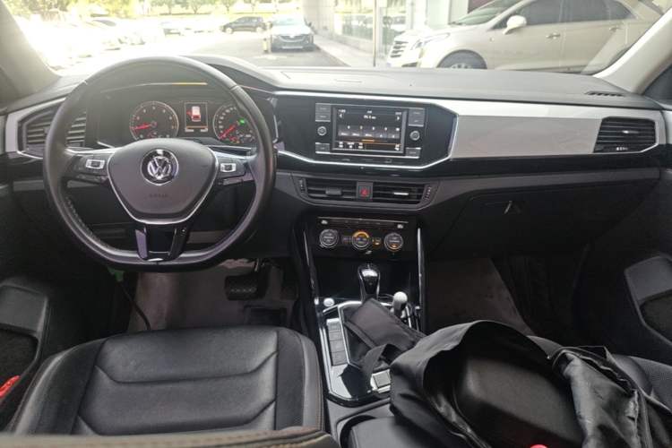 Used Volkswagen Tayron 2019 330TSI Two-Wheel-Drive Luxury Version China V Emission Standard Center Console